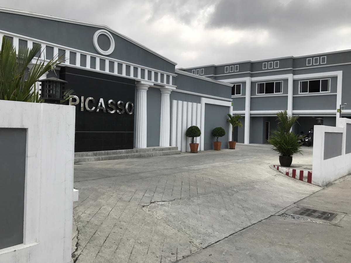 Picasso Motel Pattaya Exterior foto